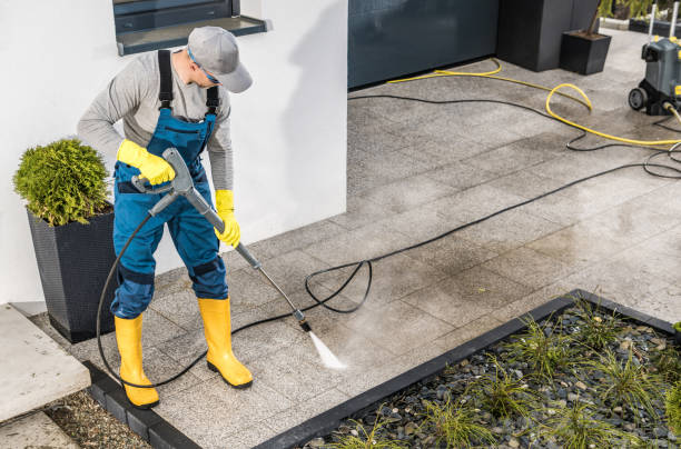 Best Deck Cleaning Services  in St Vincent College, PA